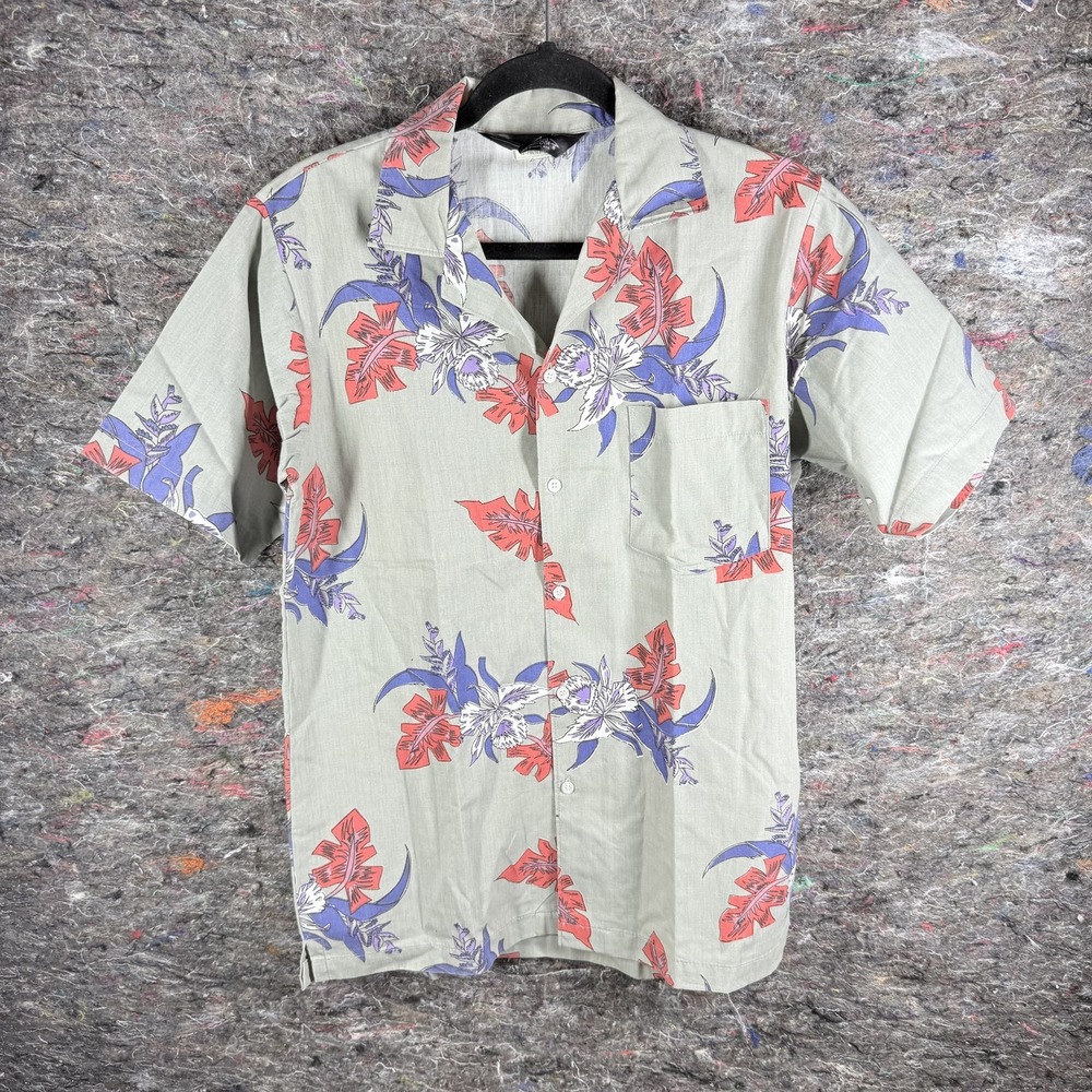Generation One Shirt Mens Small Gray Red Purple Floral Hawaiian Button Up Pocket